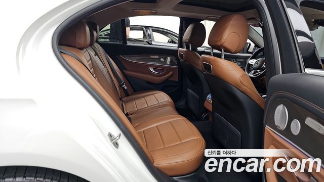 Mercedes-Benz E-Class E350 4MATIC AMG Line