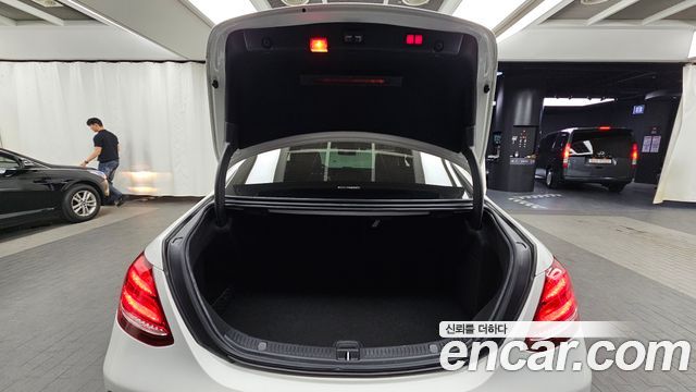 Mercedes-Benz E-Class E350 4MATIC AMG Line