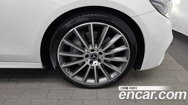 Mercedes-Benz E-Class E350 4MATIC AMG Line
