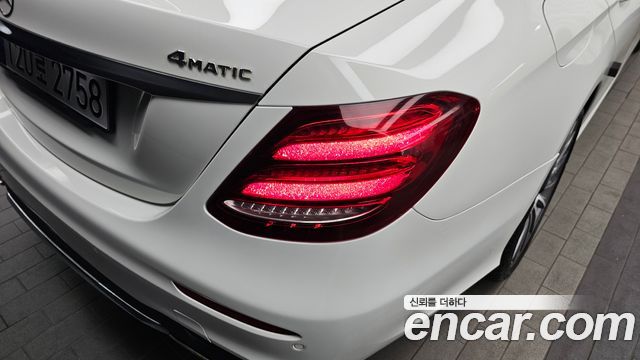 Mercedes-Benz E-Class E350 4MATIC AMG Line