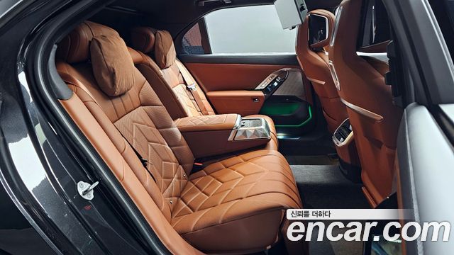 BMW 7-Series 740i xDrive M Sport