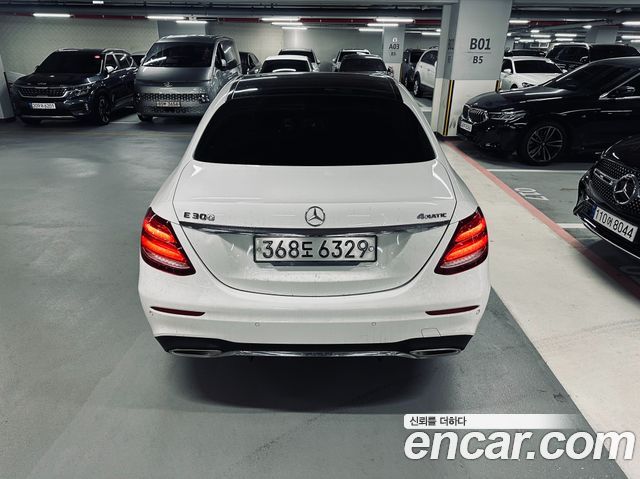 Mercedes-Benz E-Class E300 4MATIC AMG Line