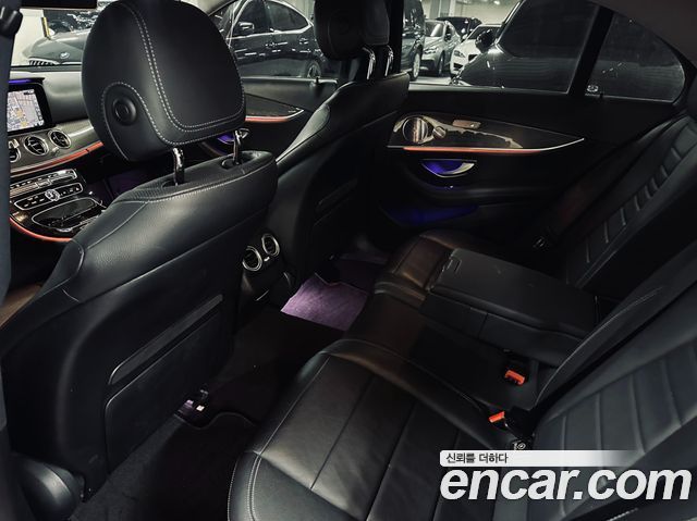Mercedes-Benz E-Class E300 4MATIC AMG Line