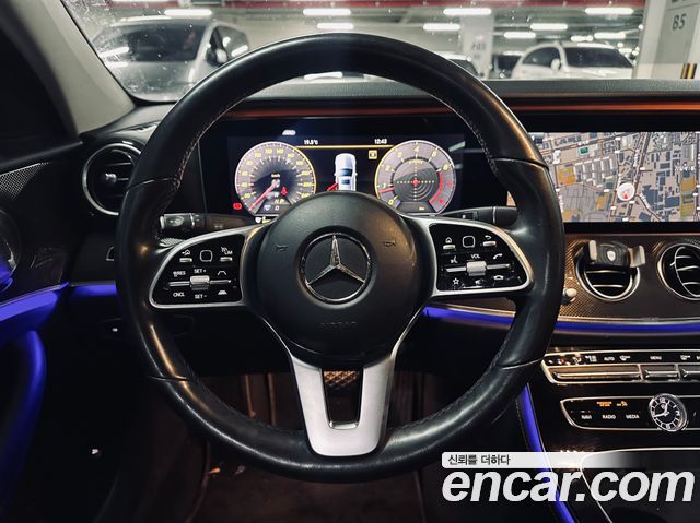 Mercedes-Benz E-Class E300 4MATIC AMG Line