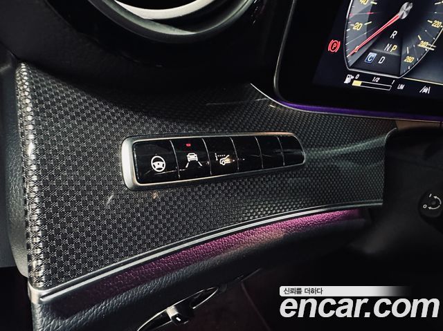 Mercedes-Benz E-Class E300 4MATIC AMG Line