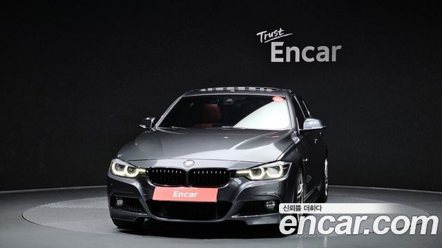 BMW 3-Series 330i M Sport Shadow