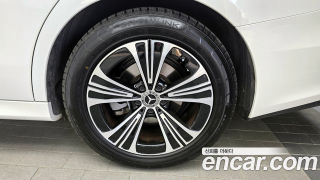 Mercedes-Benz E-Class E200 Avantgarde