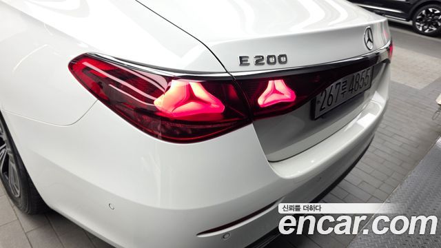Mercedes-Benz E-Class E200 Avantgarde