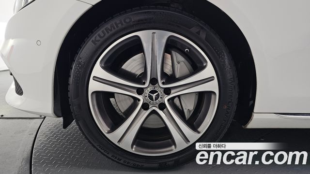 Mercedes-Benz E-Class E300 Avantgarde