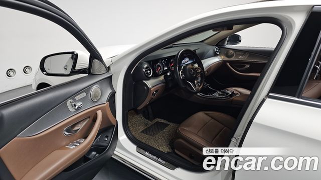 Mercedes-Benz E-Class E300 Avantgarde