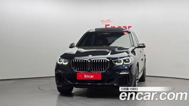 BMW X5 M50i