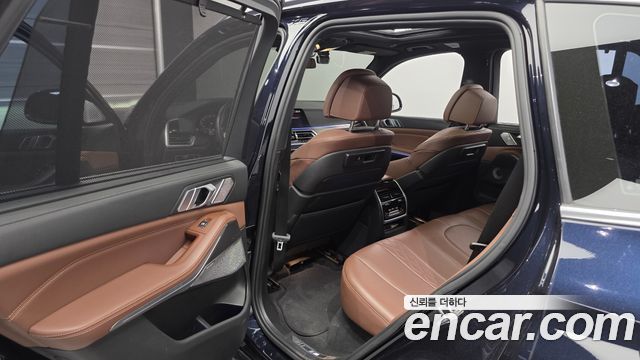 BMW X5 M50i