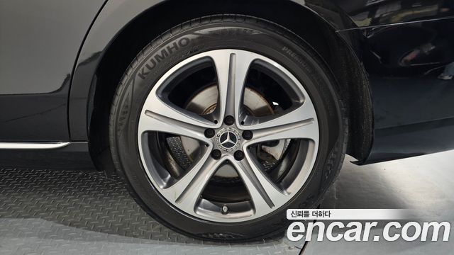 Mercedes-Benz E-Class E300 Avantgarde