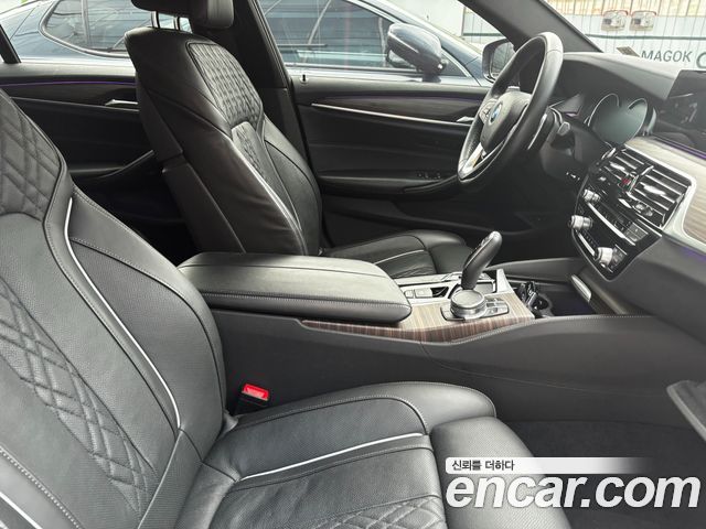 BMW 5-Series 530i M Sport Package Plus