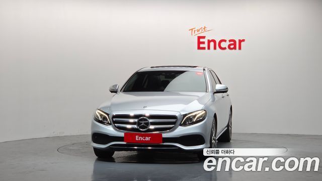 Mercedes-Benz E-Class E300 4MATIC Avnatgarde