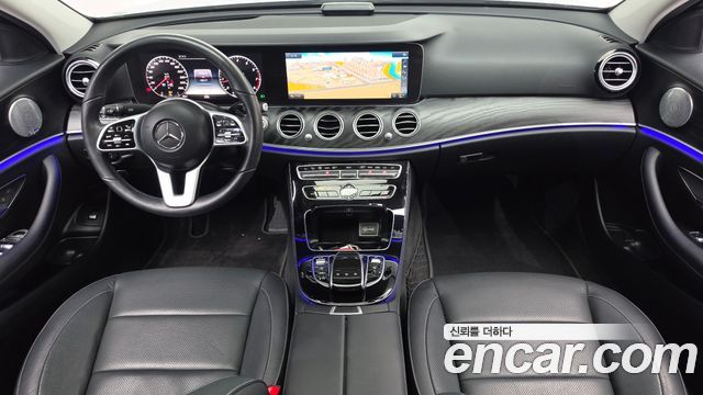 Mercedes-Benz E-Class E300 4MATIC Avnatgarde