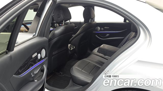 Mercedes-Benz E-Class E300 4MATIC Avnatgarde