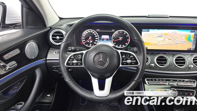 Mercedes-Benz E-Class E300 4MATIC Avnatgarde