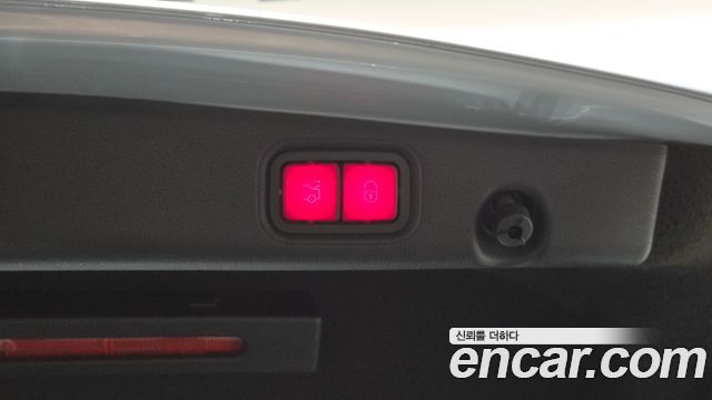 Mercedes-Benz E-Class E300 4MATIC Avnatgarde