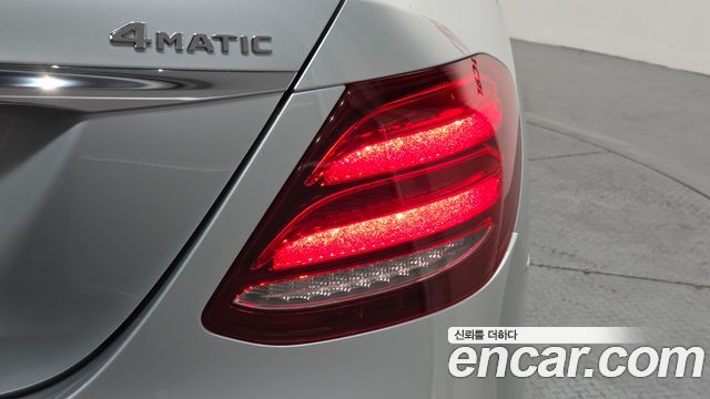 Mercedes-Benz E-Class E300 4MATIC Avnatgarde