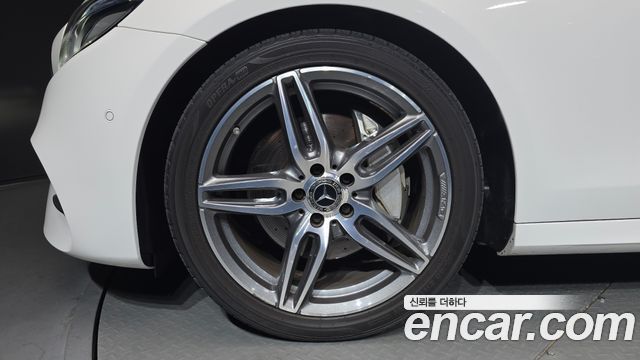 Mercedes-Benz E-Class E300 AMG Line