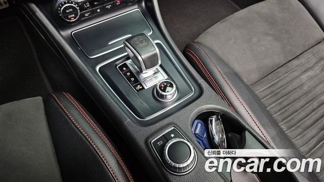 Mercedes-Benz GLA-Class GLA45 AMG 4MATIC