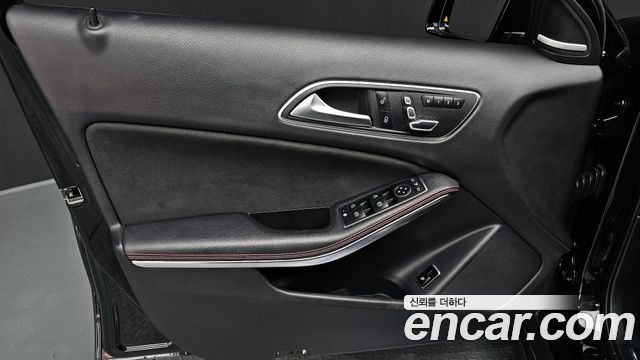 Mercedes-Benz GLA-Class GLA45 AMG 4MATIC