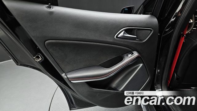 Mercedes-Benz GLA-Class GLA45 AMG 4MATIC