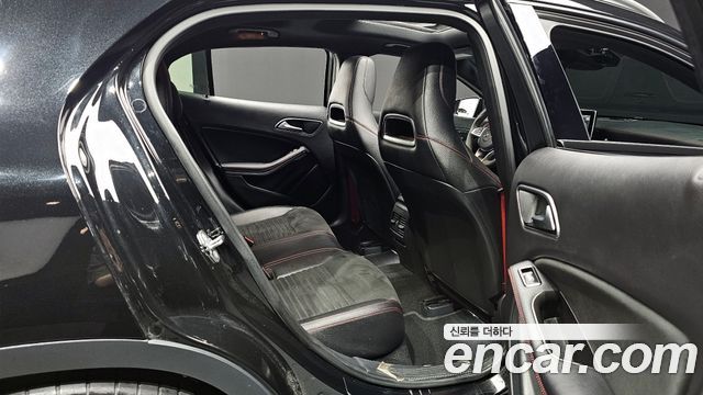 Mercedes-Benz GLA-Class GLA45 AMG 4MATIC