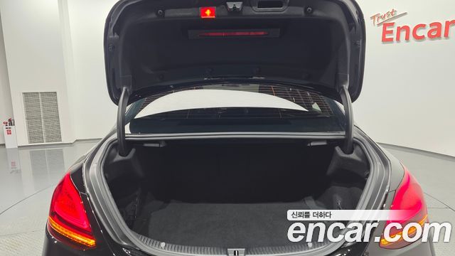 Mercedes-Benz C-Class C200
