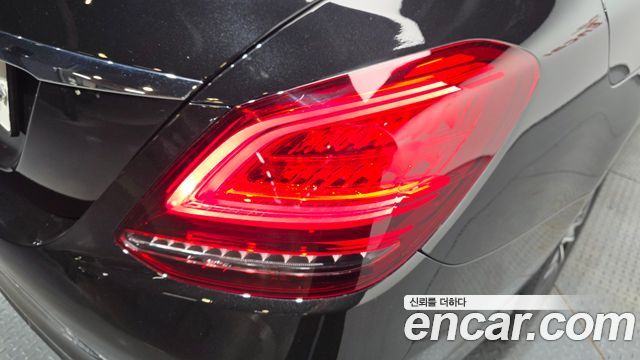 Mercedes-Benz C-Class C200