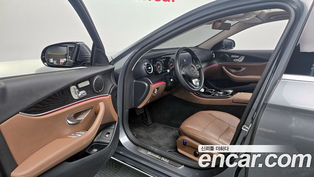 Mercedes-Benz E-Class E200 Avantgarde