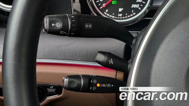 Mercedes-Benz E-Class E200 Avantgarde