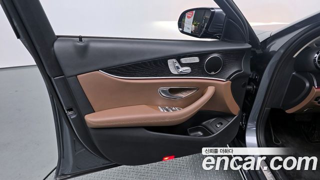 Mercedes-Benz E-Class E200 Avantgarde