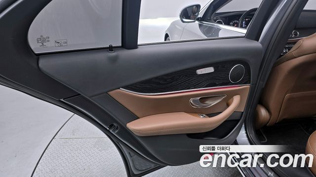 Mercedes-Benz E-Class E200 Avantgarde