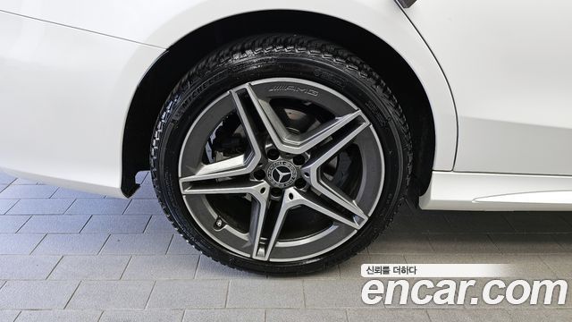Mercedes-Benz C-Class C200 AMG Line