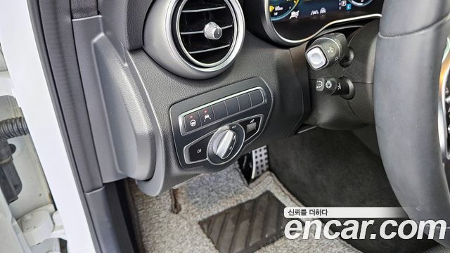 Mercedes-Benz C-Class C200 AMG Line