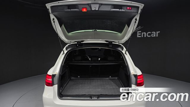 Mercedes-Benz GLC-Class GLC220 d 4MATIC