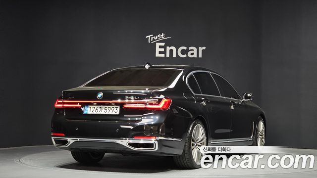 BMW 7-Series 740Li xDrive Design Pure Excellence