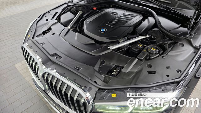 BMW 7-Series 740Li xDrive Design Pure Excellence