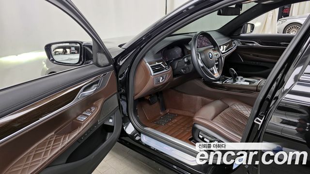 BMW 7-Series 740Li xDrive Design Pure Excellence