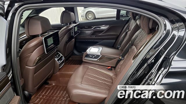 BMW 7-Series 740Li xDrive Design Pure Excellence