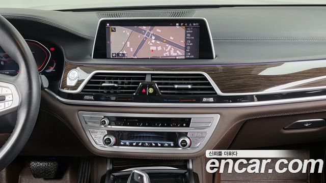 BMW 7-Series 740Li xDrive Design Pure Excellence