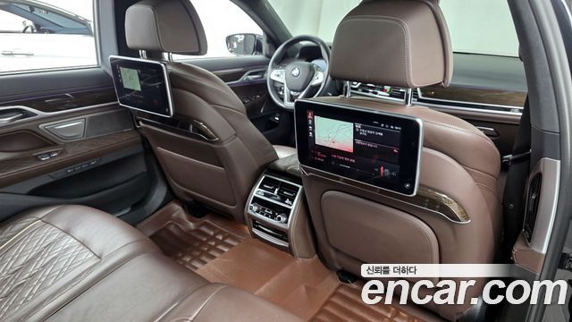 BMW 7-Series 740Li xDrive Design Pure Excellence