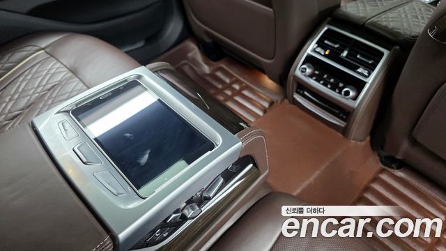 BMW 7-Series 740Li xDrive Design Pure Excellence