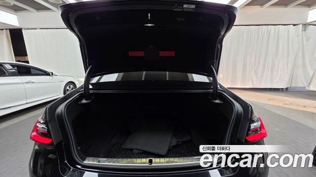 BMW 7-Series 740Li xDrive Design Pure Excellence