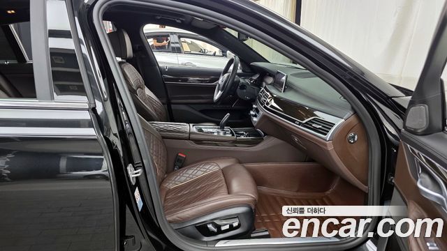 BMW 7-Series 740Li xDrive Design Pure Excellence