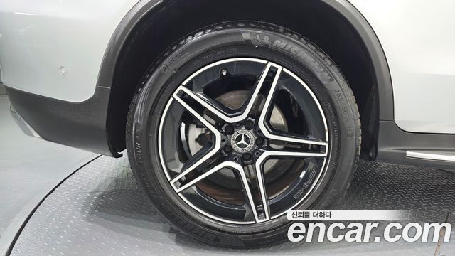 Mercedes-Benz GLC-Class GCL300 4MATIC Coupe