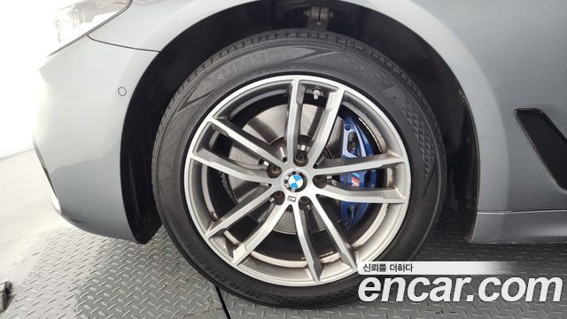 BMW 5-Series 530i xDrive M Sport Package Plus