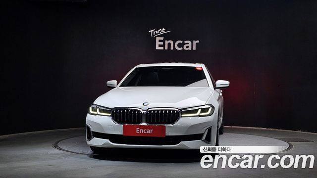 BMW 5-Series 520i Luxury